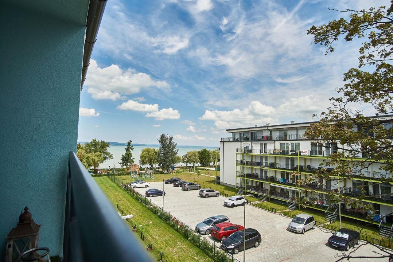 Catamaran Apartments - Hostaid Siofok Exterior photo