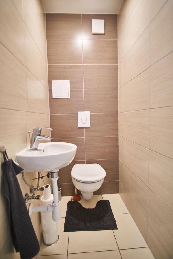 Catamaran Apartments - Hostaid Siofok Exterior photo