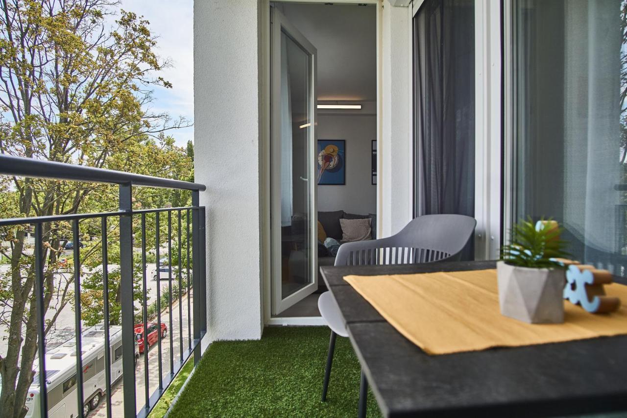 Catamaran Apartments - Hostaid Siofok Exterior photo